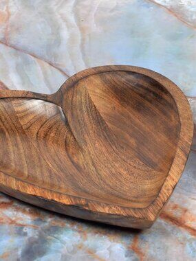 EDHAS Mango Wood Heart Bowl – Decorative Centerpiece